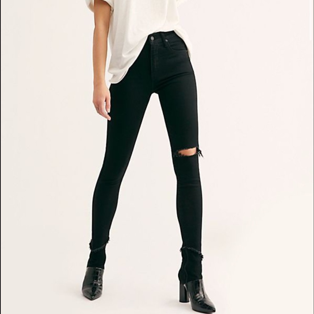 Levi’s mile high super skinny black distressed jeans